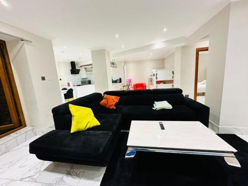 Spacious One Bed Property in Wembley - Tap to explore photos