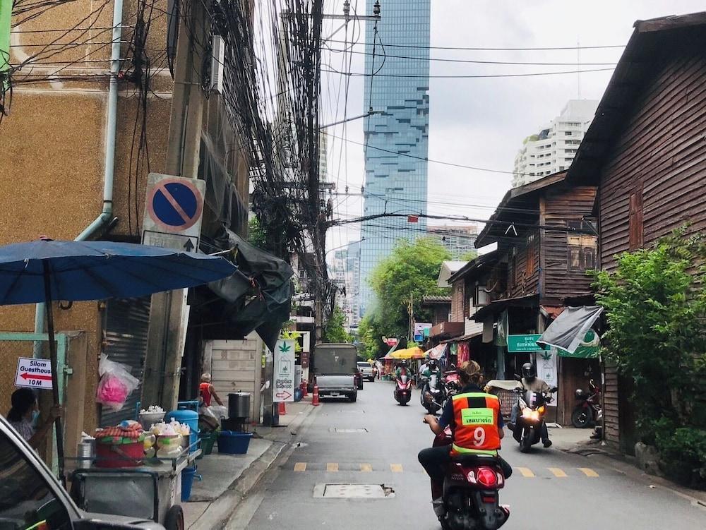 Silom Guesthouse - Tap to explore photos