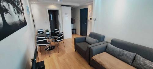 Kings Central Apartments in Kings Cross - Tap to explore photos