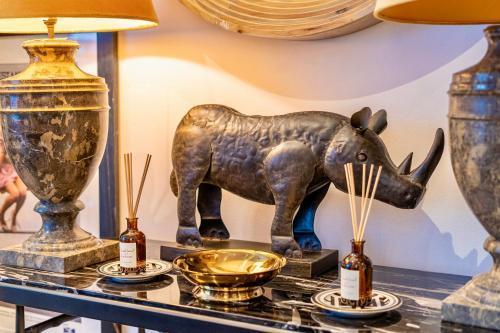 Spacious West End Duplex Apartment, W1 Central London - Tap to explore photos