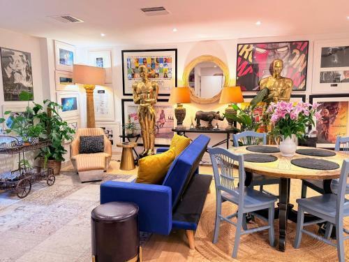 Spacious West End Duplex Apartment, W1 Central London - Tap to explore photos