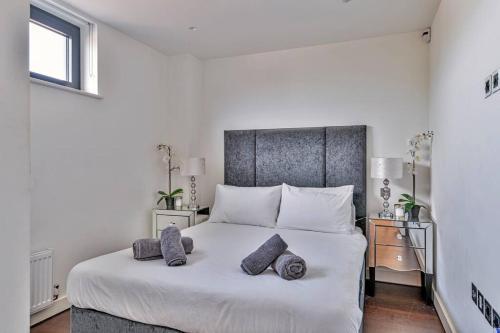 Knightsbridge/Chelsea penthouse - Tap to explore photos