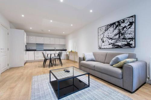 Stunning Luxury 2 Bedroom London Apartment - Tap to explore photos