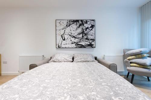 Stunning Luxury 2 Bedroom London Apartment - Tap to explore photos