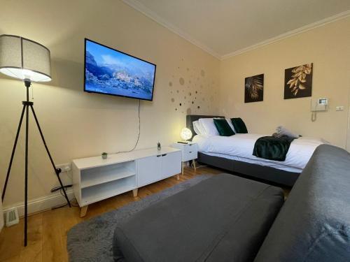 The Islington Hub Apartment