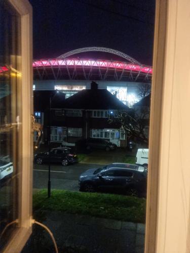 The Manor Guest House in Wembley - Tap to explore photos