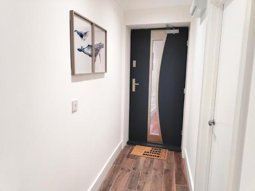 Luxury apartment near London centre, near train station, E1 - Tap to explore photos