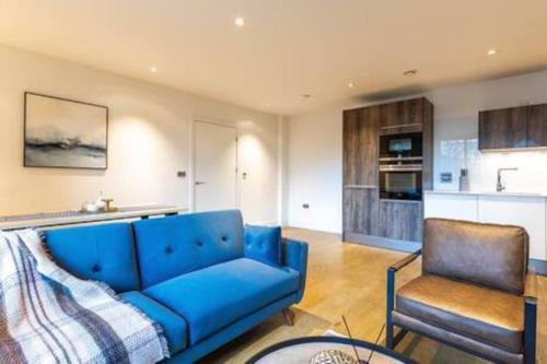 The Battersea Pad - Tap to explore photos
