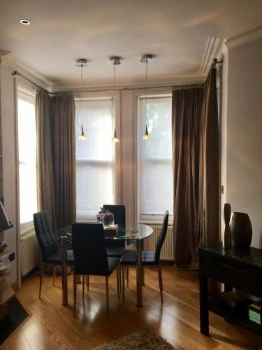 Luxury apartment in Central London, Mida Vale - Tap to explore photos