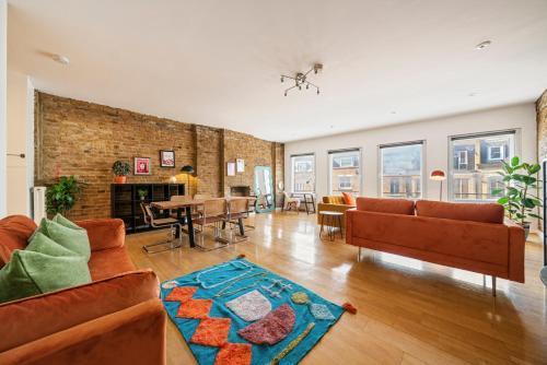 Unique Apartments near Old Street Station - Tap to explore photos