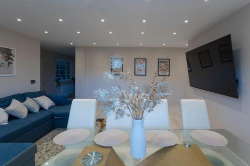 Luxury Apartment in Willesden - Tap to explore photos