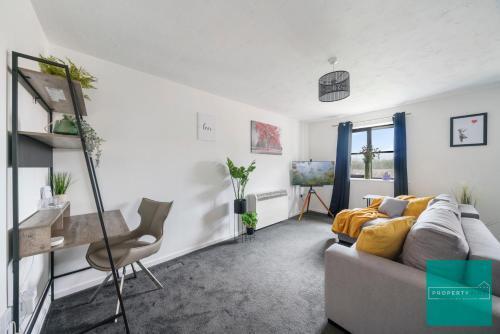 Luxury 2 bed, 2 bath apartment in North London - Tap to explore photos