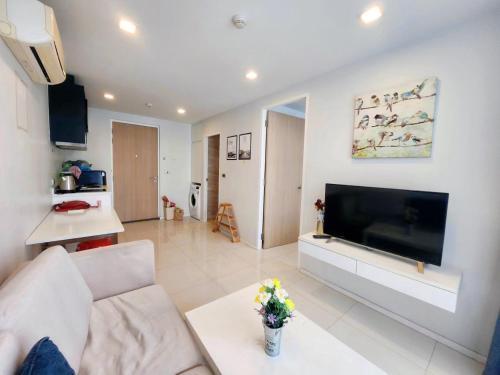 The Urban Condo in Central Pattaya - Tap to explore photos
