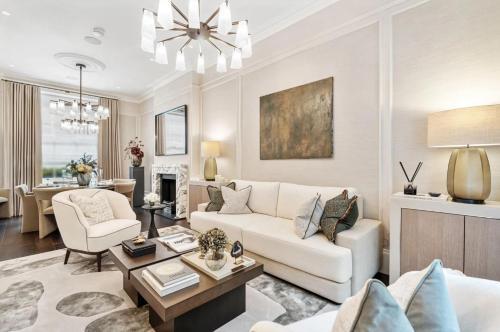 Upper Wimpole London Apartment - Tap to explore photos
