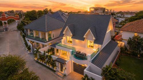 New 2024 - 5BR Pool Villa with Private KTV Room