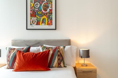 Mitre Chanakira by Artsy - Tap to explore photos