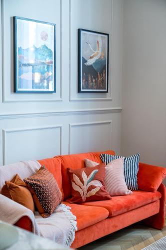 Victorian Blue - 2 bedroom flat Pimlico - Tap to explore photos