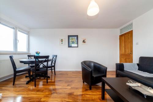 Amazing 1 BR apartment, Barons Court - Tap to explore photos