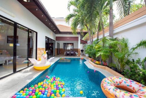 MM Pool Villa