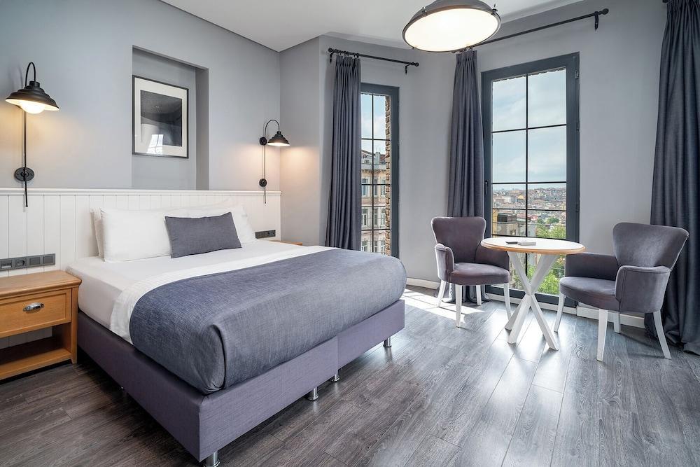 Urban Quarters - Loft Room Type - Superior Apartment, City View