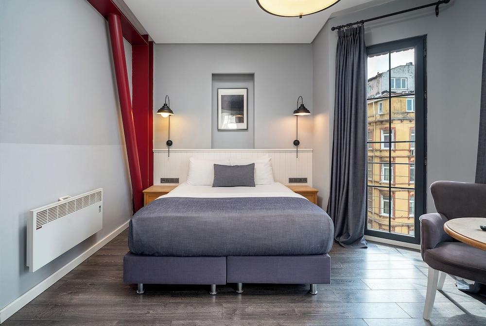 Urban Quarters - Loft Room Type - Elite Apartment, City View