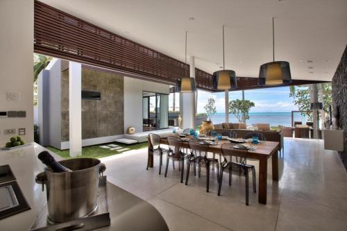 Villa Neung - Modern Beachfront Villa near Bang Por - Tap to explore photos