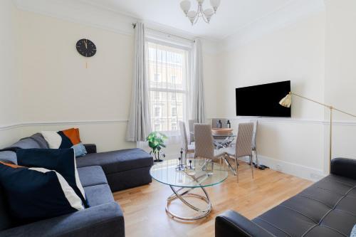 Natural History Museum Apartments - Tap to explore photos