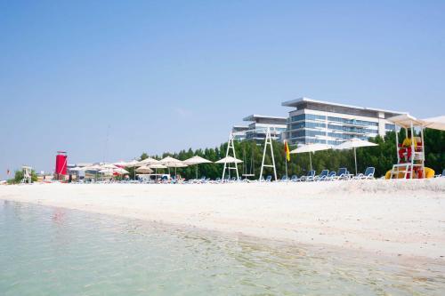 Yas Island Mayan 2 Junior 1 Bed with Private Beach Access by Central Stay Room Type - Studio Apartment with Balcony Yas Island Mayan 2 Junior 1 Bed with Private Beach Access by Central Stay Room Type - Studio Apartment with Balcony