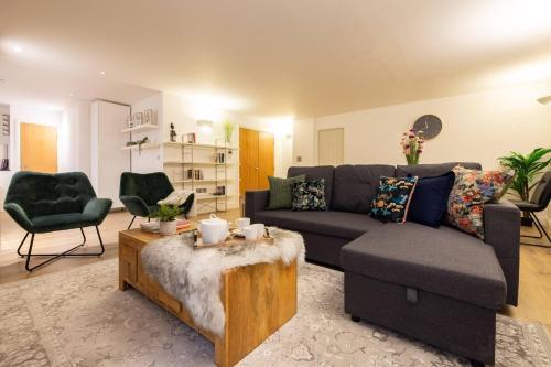 Wild Roses Serviced Apartments - Angel - Tap to explore photos
