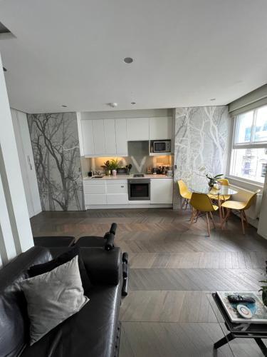 One bedroom flat near Portobello Road - Tap to explore photos