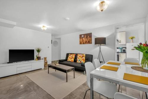 Beautiful Camden Town Apartment - Tap to explore photos