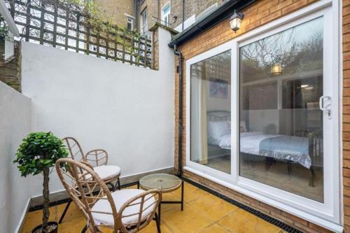 Beautiful Camden Town Apartment - Tap to explore photos