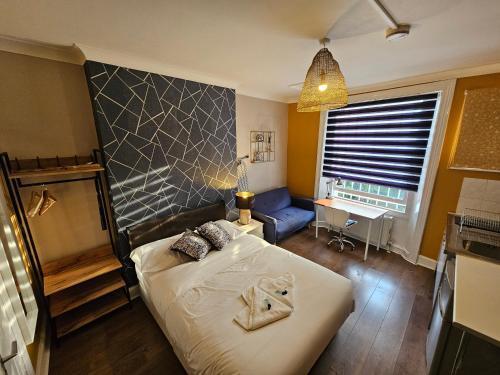 Caledonian Road Cozy Studio - Tap to explore photos
