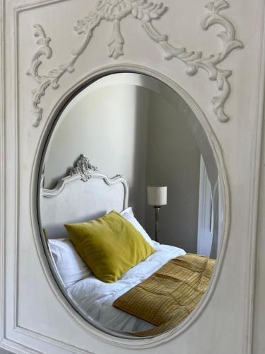 Beautiful London Victorian house, sleeps 12 - Tap to explore photos