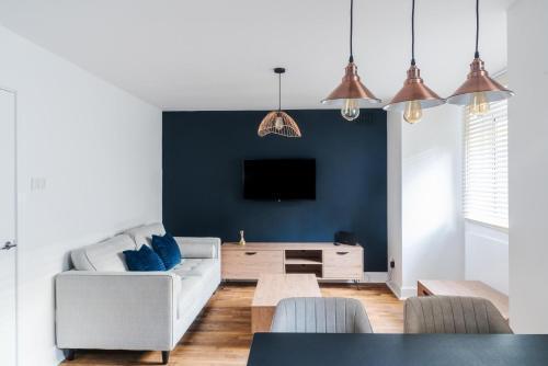 Blue Notes One Bedroom in Westbourne Park - Tap to explore photos