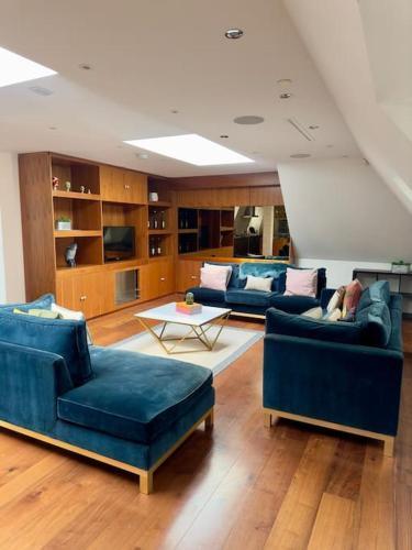 Penthouse 3bed3bath strand - Tap to explore photos