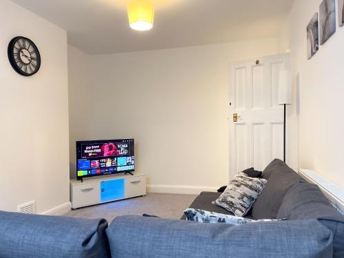 Wembley Stadium, Modern&Cozy Apartment with Garden - Tap to explore photos