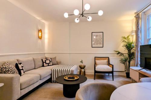 Be London - Farringdon Apartments - Tap to explore photos