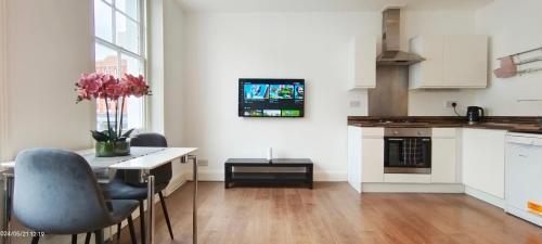 Peony Apartment Marylebone - Tap to explore photos