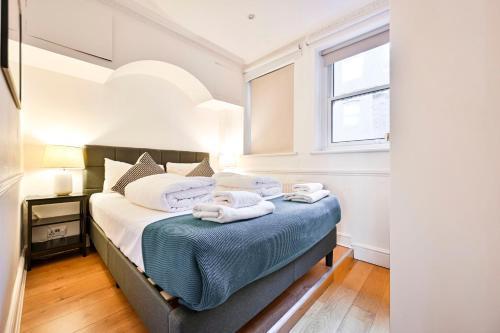 Prime Location Marylebone Baker St Apartment - Tap to explore photos