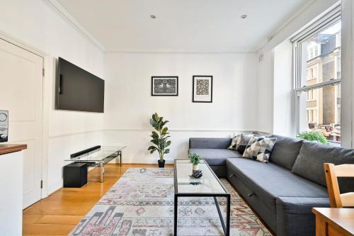 Prime Location Marylebone Baker St Apartment - Tap to explore photos