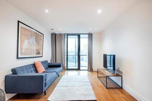 Paddington Basin View Apartment - Tap to explore photos