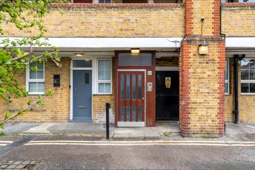 Central London 1 BR Apt in Vauxhall near Big Ben - Tap to explore photos