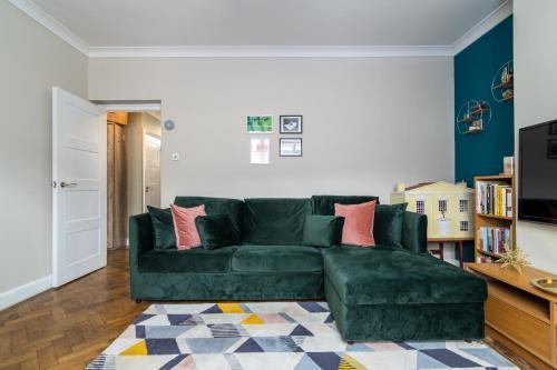 Central London 1 BR Apt in Vauxhall near Big Ben - Tap to explore photos