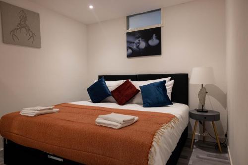 Pristine Relocation Flat 1 - Tap to explore photos