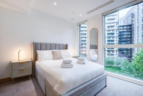 London Paddington Apartment - Tap to explore photos
