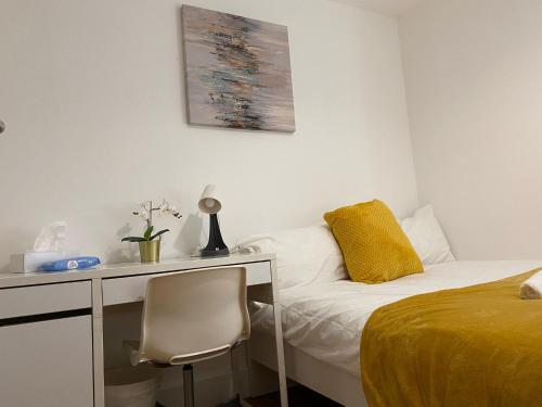 Lovely Private Rooms in Euston, Central London Room Type - Double Room