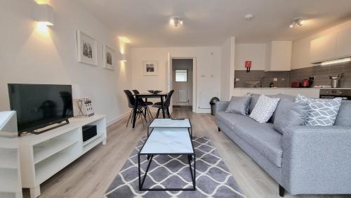 Roomspace Serviced Apartments - Kew Bridge Court - Tap to explore photos
