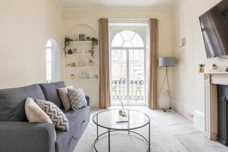 Regent's Square Charming Flat Room Type - One-Bedroom Apartment