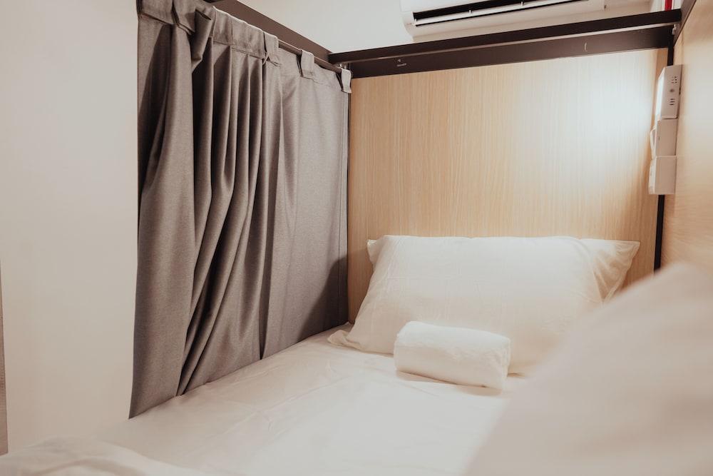 Code Hostel at Lavender Room Type - Deluxe Shared Dormitory, Mixed Dorm, Non Smoking